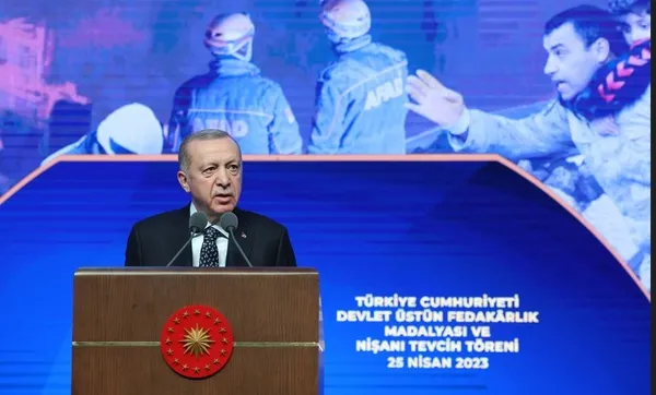 baskan-erdogan-duyurdu-55-bin-kisiye-devlet-ustun-fedakarlik-madalyasi-1682427619540.jpeg Başkan Erdoğan duyurdu: 55 bin kişiye Devlet Üstün Fedakarlık Madalyası - 1