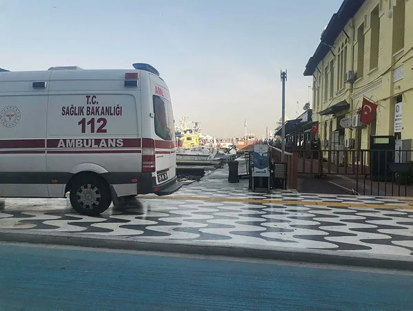 Son dakika: İzmir’de denizde erkek cesedi bulundu - 1