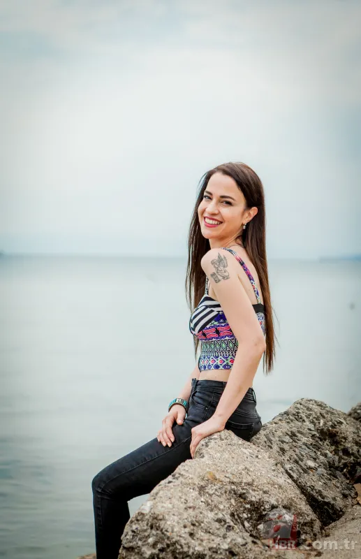 Şarkıcı ve oyuncu Zeynep Doruk dehşeti yaşadı! Köpekler saldırdı: Yüzü tanınmaz hale geldi 13