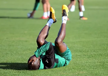 Bursaspor'da Badu 3 hafta yok