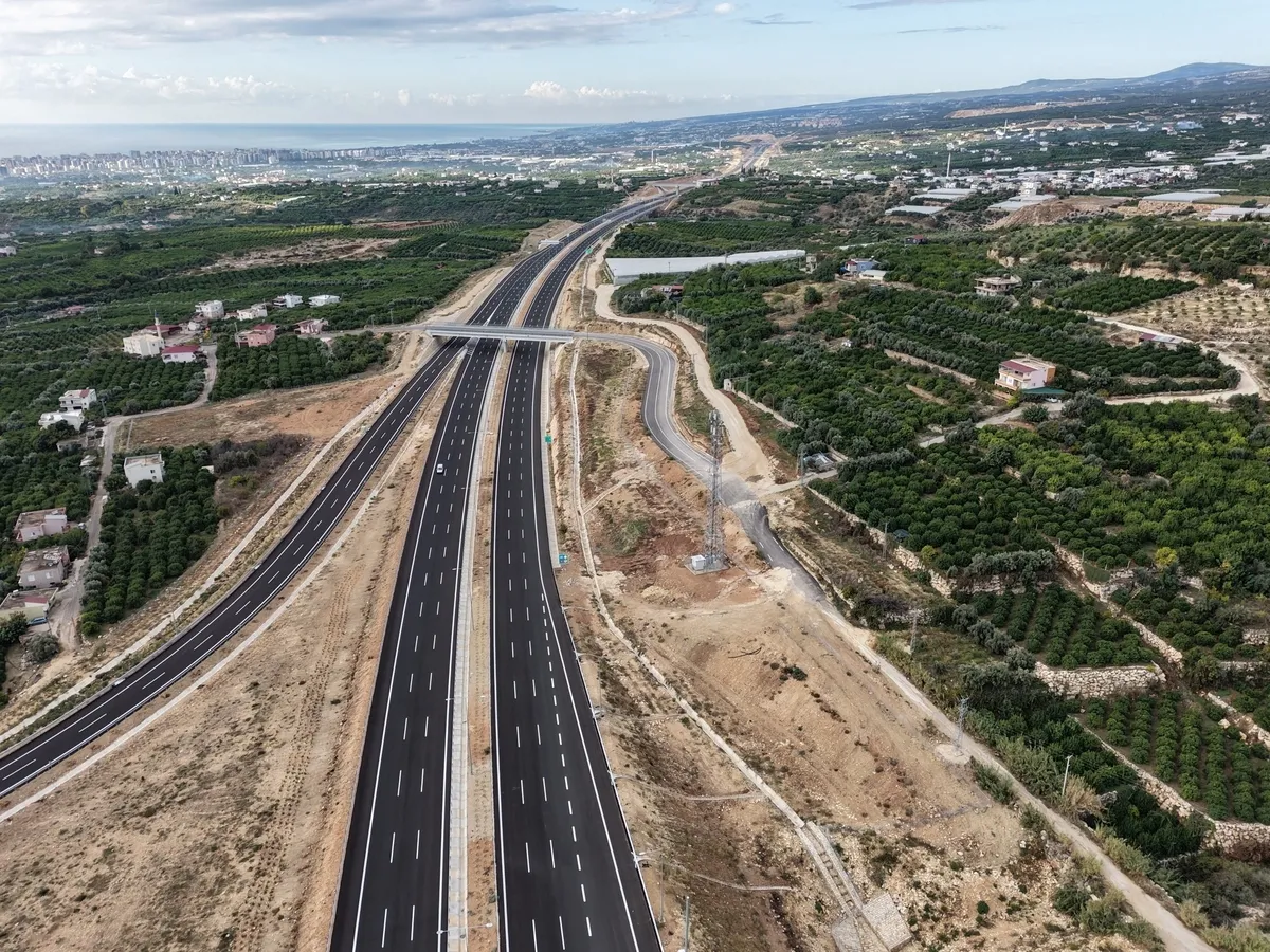 Mersin'de ulaşım hamlesi: Çeşmeli-Kızkalesi Otoyolu hizmete girdi! - 6