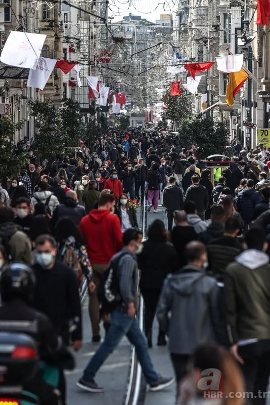 İstanbul’da kısıtlamasız cumartesi yoğunluğu! Caddeler doldu taştı