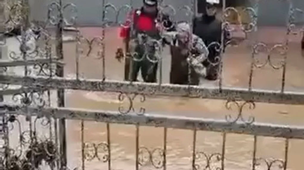 Sağanak vurdu, Mudanya sular altında kaldı!