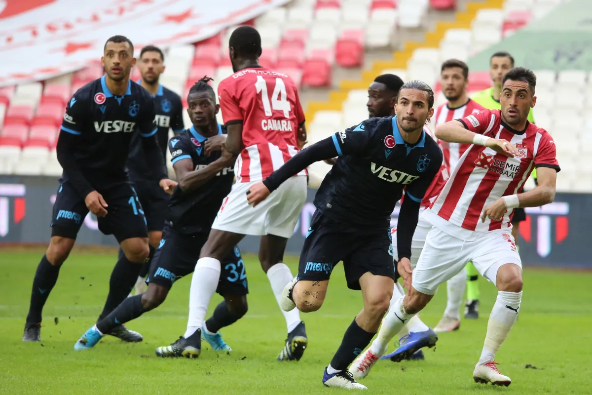 Türkiye'nin gözü İstanbul'da! Trabzonspor ile Sivasspor Süper Kupa için kapışacak