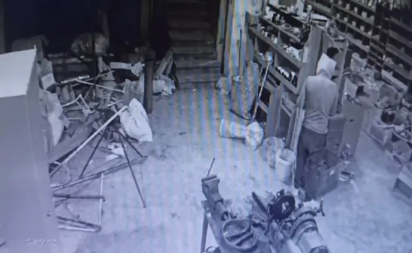 1666944391821.jpg Düzce’de acemi hırsız! Tanınmamak için yaptıkları pes dedirtti - 1