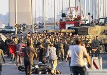 Tankları köprüye çıkaran darbeci itiraf etti: İnandığım emri uyguladım