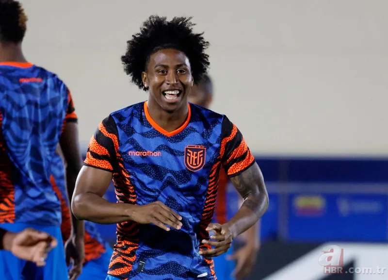 Galatasaray'ın sağ bek listesinde yok yok! Cimbom transferde büyük oynuyor 9