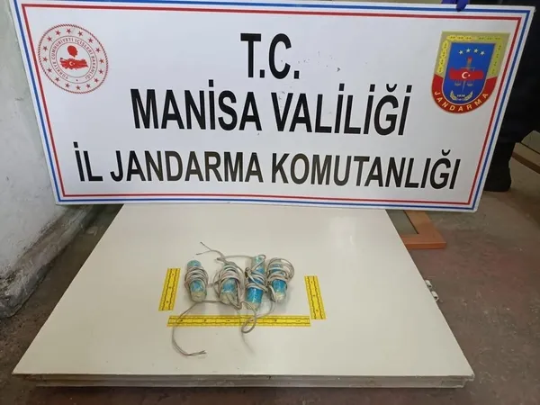 manisada-tarihi-eser-operasyonu-ele-gecirilenler-soke-etti-1620220039968.jpg Manisa'da tarihi eser operasyonu! Ele geçirilenler şoke etti - 1