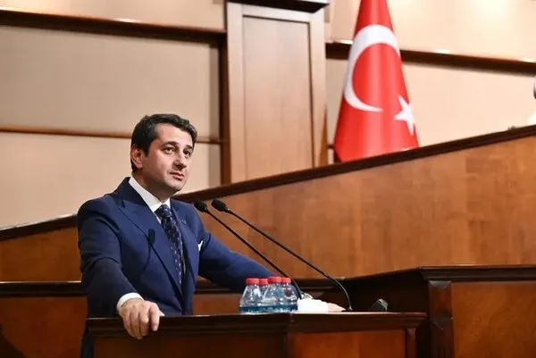 iyi-partide-simdi-de-ahlak-kavgasi-oktay-vural-ile-ibrahim-ozkan-birbirine-girdi-1703341009111.jpeg İYİ Parti’de şimdi de ahlak kavgası! Oktay Vural ile İbrahim Özkan birbirine girdi - 1