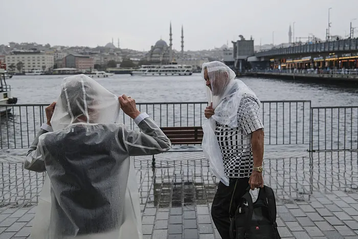 İstanbul’da eğitime sağanak tatili! İstanbul Valiliği duyurdu