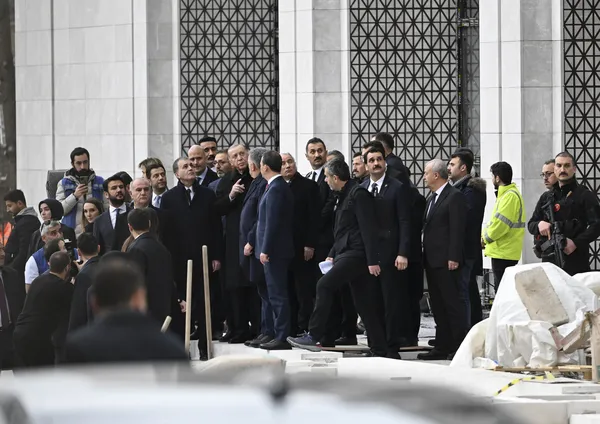 ak-partinin-istanbul-adayi-aciklaniyor-baskan-erdogan-a-haberin-sorusuna-yanit-verdi-pazar-gunu-duyacaksiniz-1704375037329.jpg AK Parti'nin İstanbul adayı açıklanıyor! Başkan Erdoğan A Haber'in sorusuna yanıt verdi: Pazar günü duyacaksınız - 1