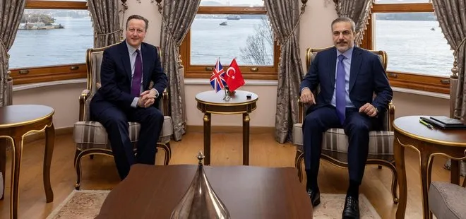 Dışişleri Bakanı Hakan Fidan İngiliz mevkidaşı Cameron ile İstanbul’da görüştü