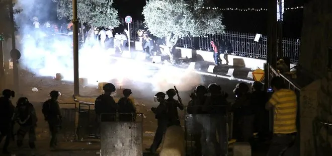 İsrail polisi namaz sonrası cemaatten 13 kişiyi yaraladı
