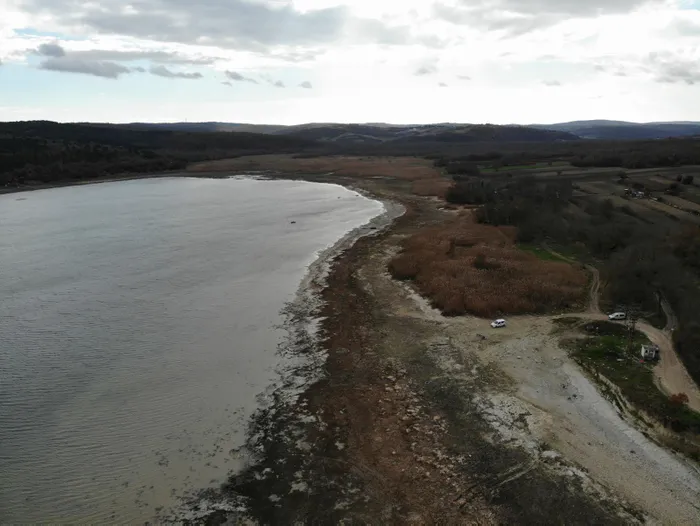 İstanbul’un önemli su kaynağı Terkos’ta korkutan görüntü! Havadan drone kamerası ile ölçüldü - 4