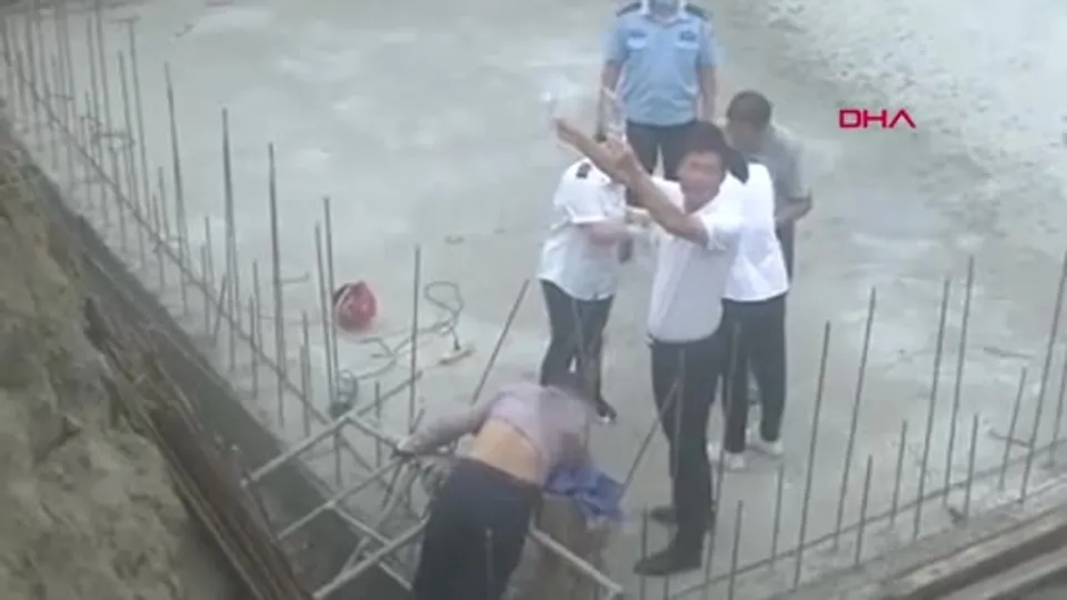 Boynuna ve göğsüne saplandı! Böyle kurtarıldı