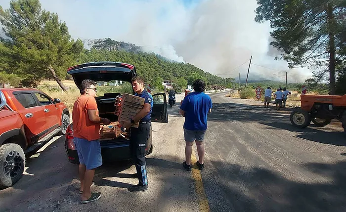 Son dakika: MSB'den flaş açıklama: Marmaris’e iki çıkarma gemisi sevk edildi - 6