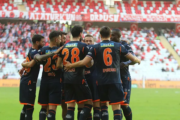 Antalyaspor: 1 - Başakşehir: 2 MAÇ SONUCU | Başakşehir Antalya’da kazandı