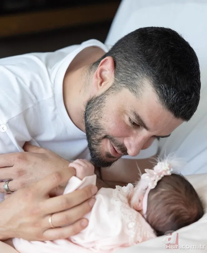 Kuruluş Osman'ın Malhun Hatun'uydu! Yıldız Çağrı Atiksoy ve Berk Oktay yeni doğan kızlarını ilk kez paylaştı! 10