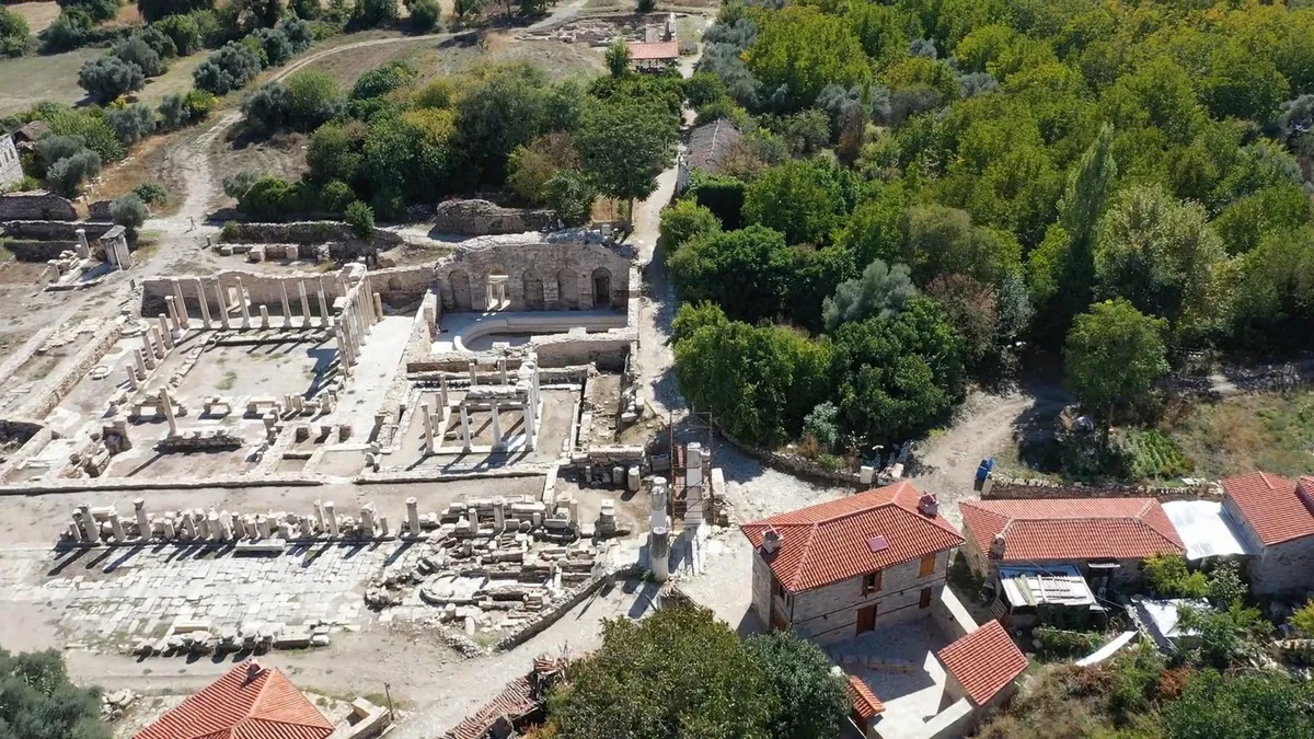 Muğla’da 3 bin 500 yıllık şehir! Mermerin içine işlenen tarih - 2