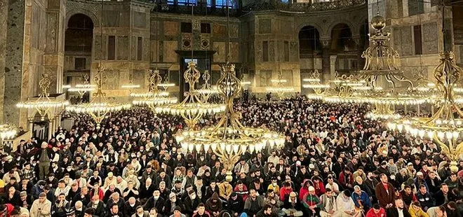 İstanbul Valisi Ali Yerlikaya duyurdu! Ayasofya Camii en yoğun gününü yaşadı