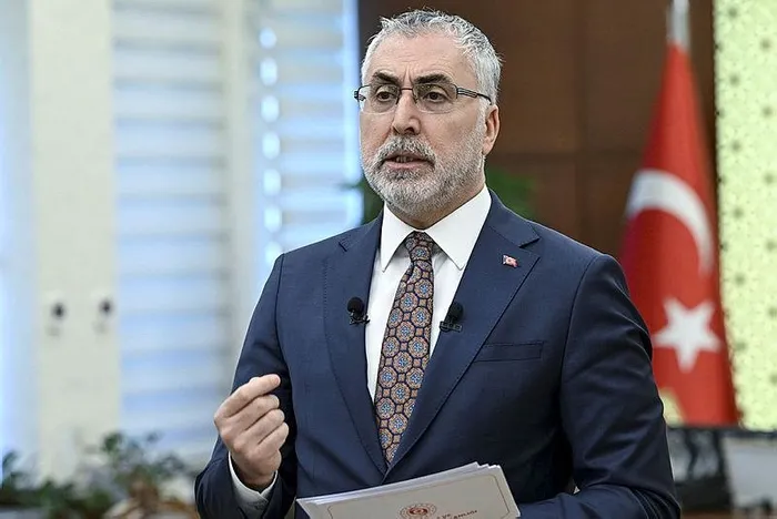 calisan-anneye-destek-paketine-rekor-basvuru-bakan-vedat-isikhan-sayiyi-acikladi-1717578768535.jpeg Çalışan anneye destek paketine rekor başvuru! Bakan Vedat Işıkhan sayıyı açıkladı - 3