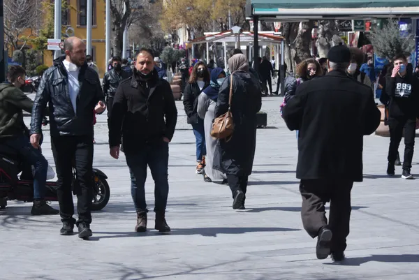 1616389753075.jpg Koronavirüs vaka sayısı arttı yeni kısıtlama haberleri geldi! Çocuk parkları ve otoparklar kapatıldı - 3