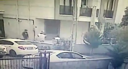 1607670859533.jpg Pişkinliğin bu kadarına da pes! Hırsızların rahat tavırları herkesi şaşkına çevirdi - 3