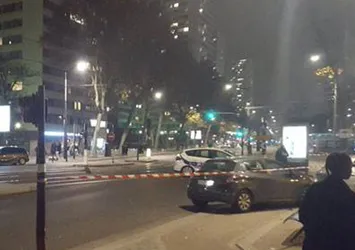 Paris'te rehine krizi! Polis bölgeyi kapattı
