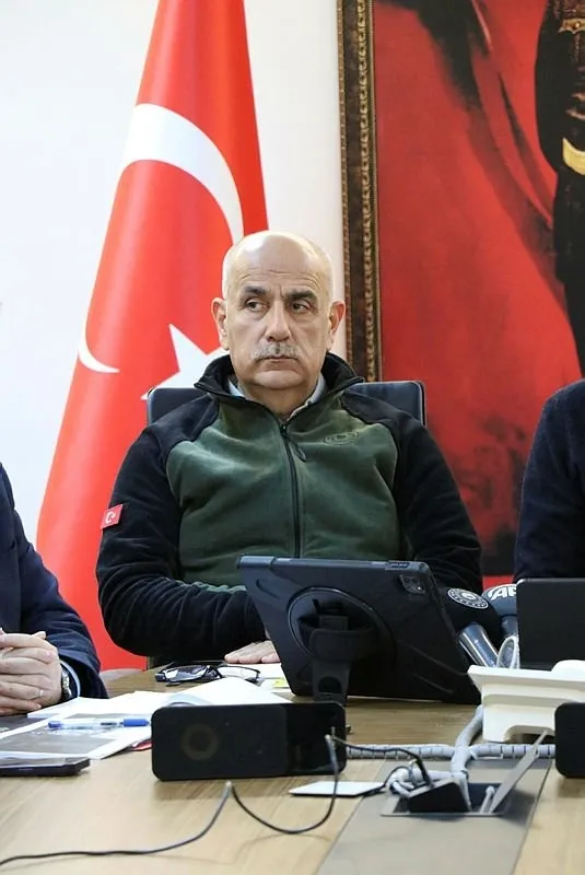 1676725686323.jpg Deprem sonrası yapılacak konutlarla ilgili flaş açıklama! Çevre ve Şehircilik Bakanı Murat Kurum: Mart ayında başlayacağız - 4