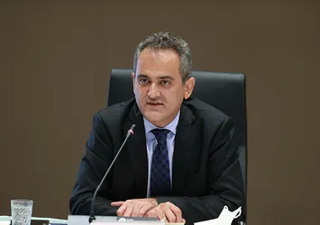 Milli Eğitim Bakanı Mahmut Özer'den yüz yüze eğitim açıklaması! Okullar kapanacak mı?