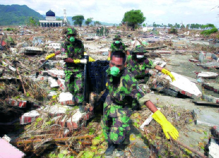Endonezya’da tsunaminin bilançosu artıyor