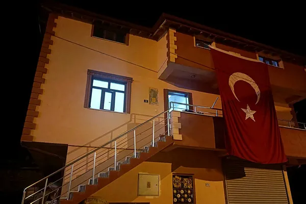 Pençe-Kilit Harekatı bölgesinden acı haber: P. Uzm. Çvş. Mustafa Işık yıldırım düşmesi sonucu şehit oldu