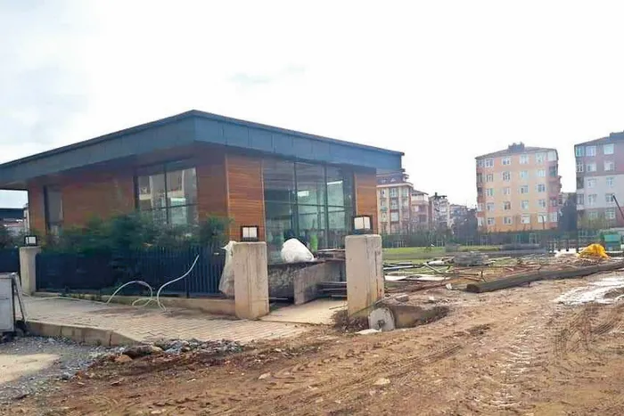 CHP’li Maltepe Belediyesi Başkanı Ali Kılıç’tan park tiyatrosu