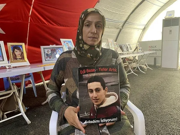 Son dakika: Başkan Erdoğan 3 yıl sonra evladına kavuşan Ayşegül anneyle görüştü