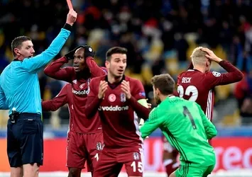 Craig Thomson hakemliği bırakıyor iddiası