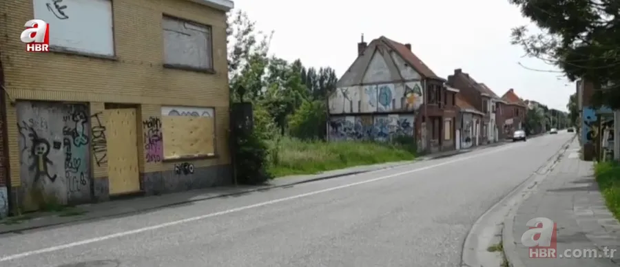 Hayalet kasabada 20 kişi kaldı! İşte ilginç hikayesi 13