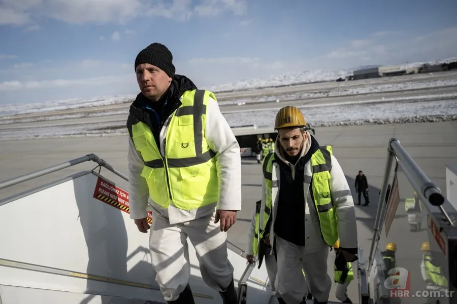 Cumhurbaşkanlığına ait uçak madencileri deprem bölgesine götürdü: "Bir can bir candır bizim için" 12
