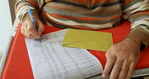 Deniz Baykal oyunu kullandı