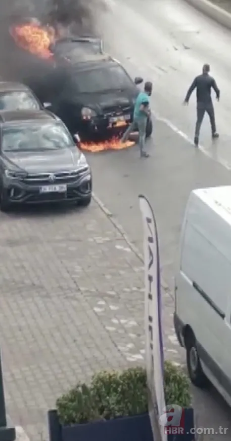 Ümraniye'de polislere bıçaklı saldırı: Aracını yaktı uyarılara aldırmadı! Ölü ve yaralılar var 1