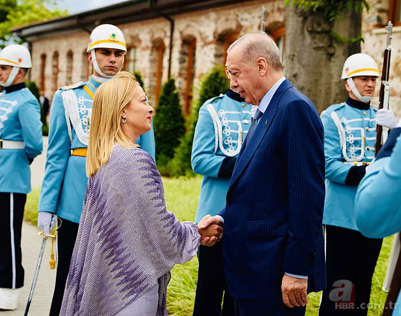 İstanbul'daki zirve Atina'da krize neden oldu! Türkiye saplantısı Yunan halkının psikolojisini bozdu 3
