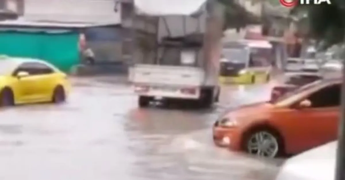 Bursa'da etkili sağnak