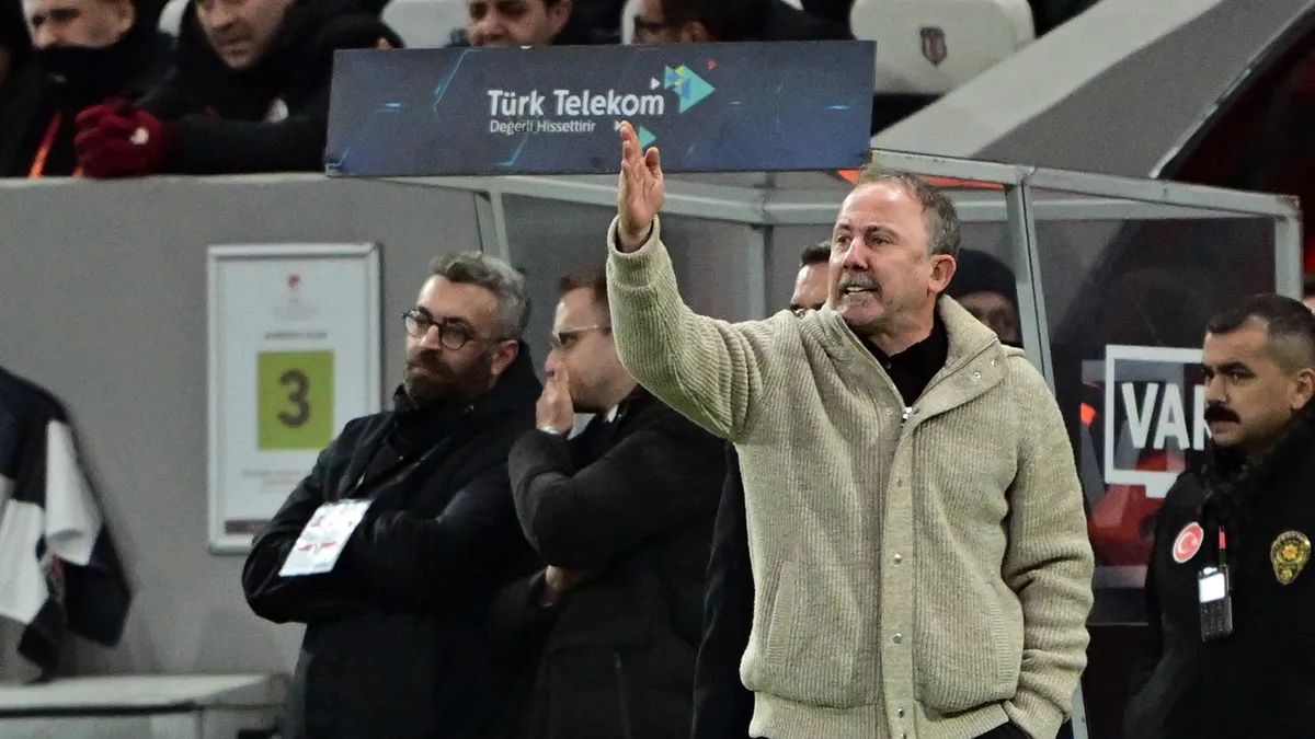 Derbi mağlubiyeti sonrası Sergen Yalçın'dan hakem tepkisi: "Bu Türk futbolu için facia"