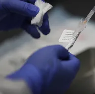 Koronavirüs aşısının tescil edileceği tarihi ilan ettiler!