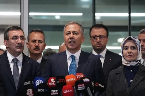 tusasa-teror-saldirisi-yaralilarin-durumu-nasil-bakan-yerlikaya-acikladi-7si-ozel-harekattan-1729714142034.jpg TUSAŞ'a terör saldırısında yaralıların durumu nasıl? Bakan Yerlikaya açıkladı: 7'si özel harekattan - 1