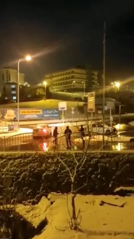 Pendik'te korkunç kaza! 4 kişi ölümden döndü - 2
