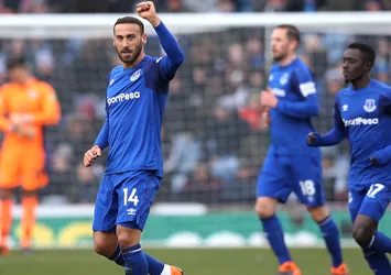Cenk Tosun evine dönüyor