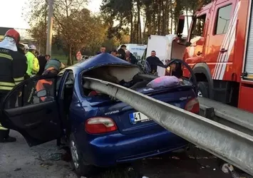 Kocaeli’de dehşet kaza: Araba bariyerlere saplandı! Doğum gününde hayatını kaybetti