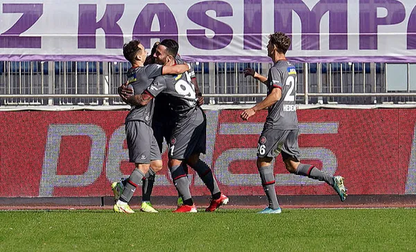 Fatih Karagümrük Kasımpaşa'yı 3-1 mağlup etti! - 3