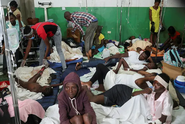 haitideki-72-buyuklugundeki-depremde-can-kaybi-1941e-yukseldi-1629239217462.jpg Haiti'deki 7,2 büyüklüğündeki depremde can kaybı 1941'e yükseldi - 3