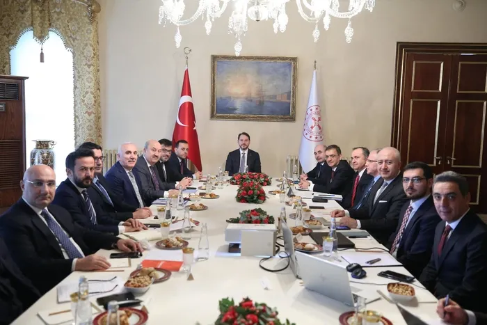 Bakan Albayrak: Bu yılı beklentilerin ötesinde bir performansla kapattık